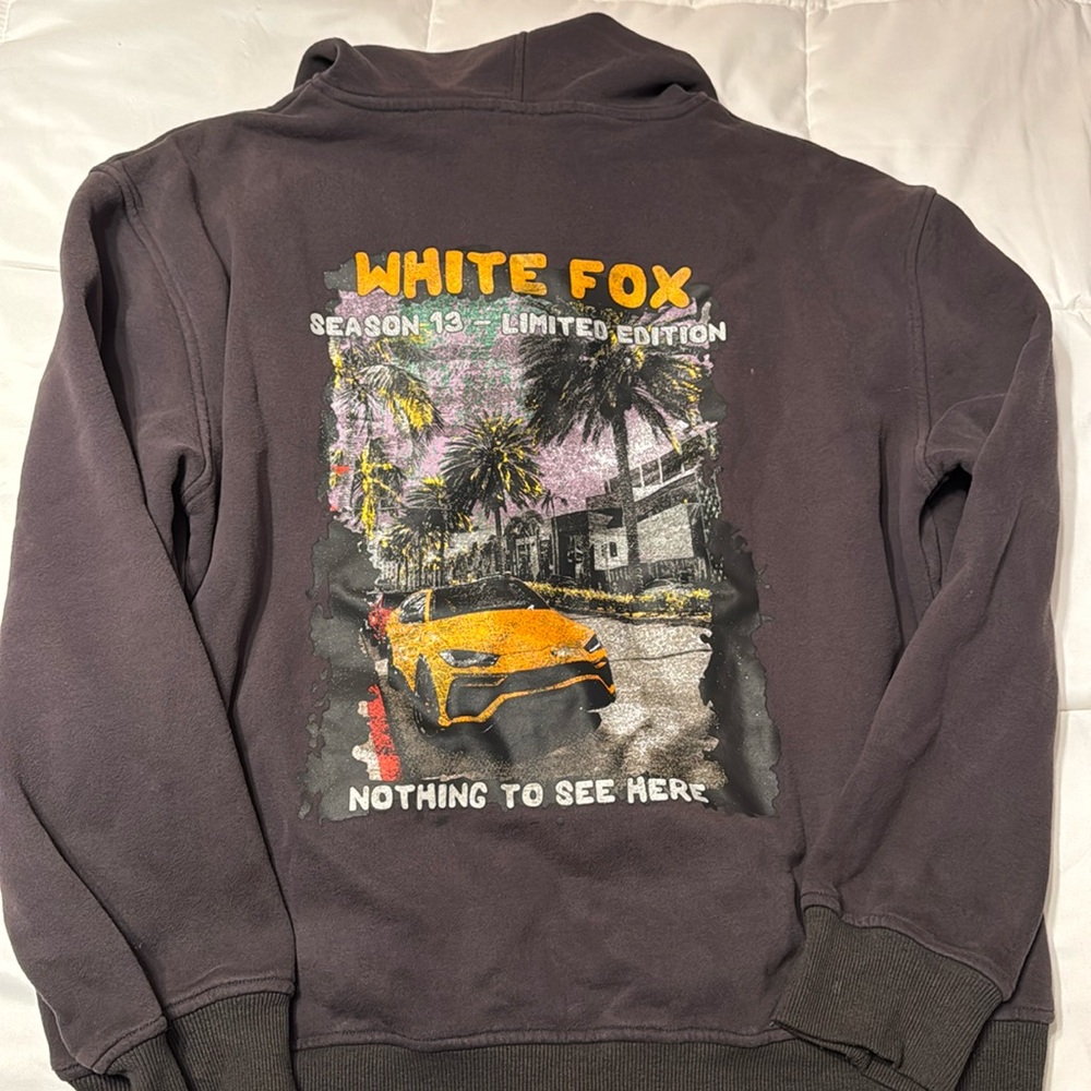 White Fox Hoodje